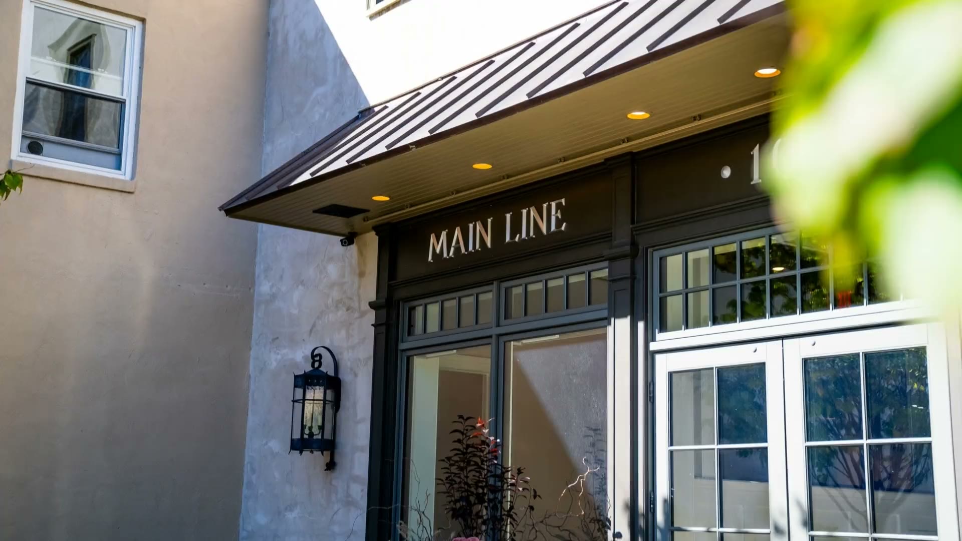 Inside Main Line Dental Club